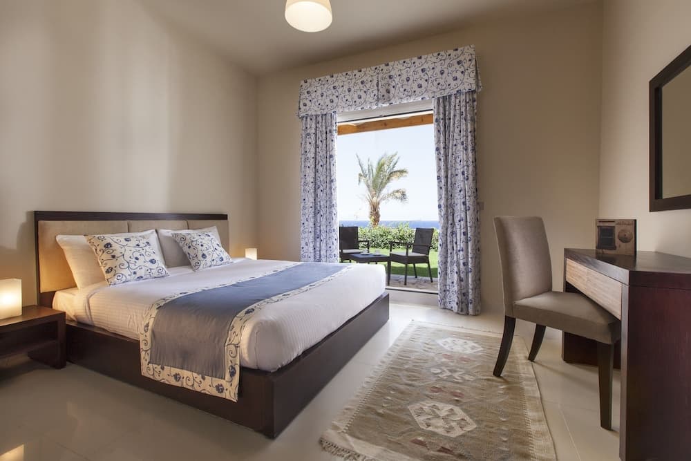 Azzurra Sahl Hasheesh photo 2