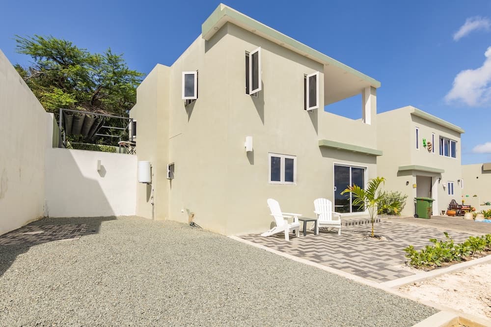 Modern 3-bed Apartment in Papaya Resort Curacao photo 4