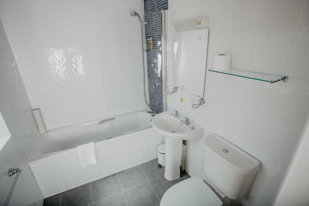 Kilbirnie Hotel photo 9