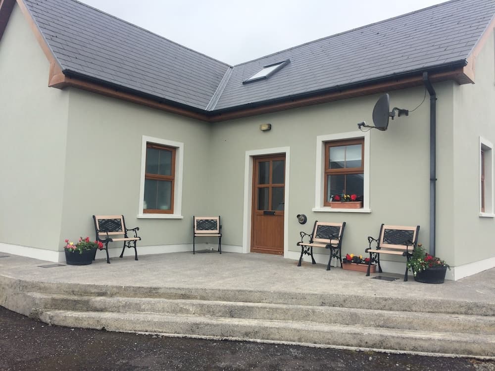 Murphy's Irish Farmhouse Near Ballybunion