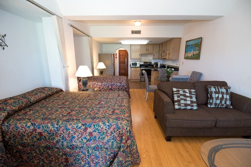 Windsong Guest Apartments photo 9