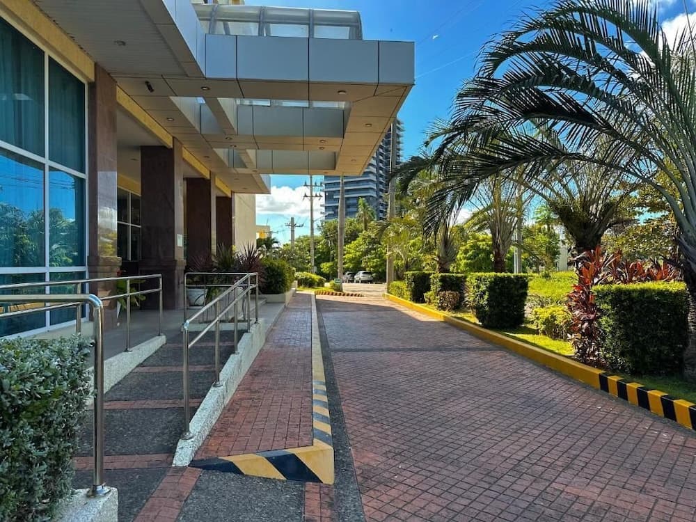 La Mirada Deluxe Suites with Oceanview photo 8
