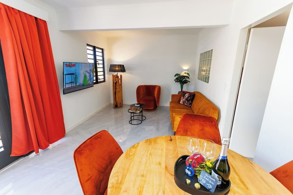 Las Palmeras Apartments photo 9