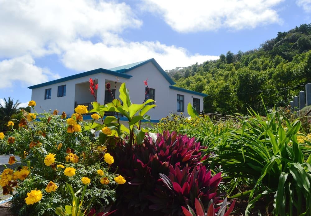 Domaine Les Rosiers Guest House