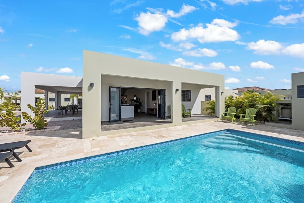 Villa Amber with pool at mambo beach