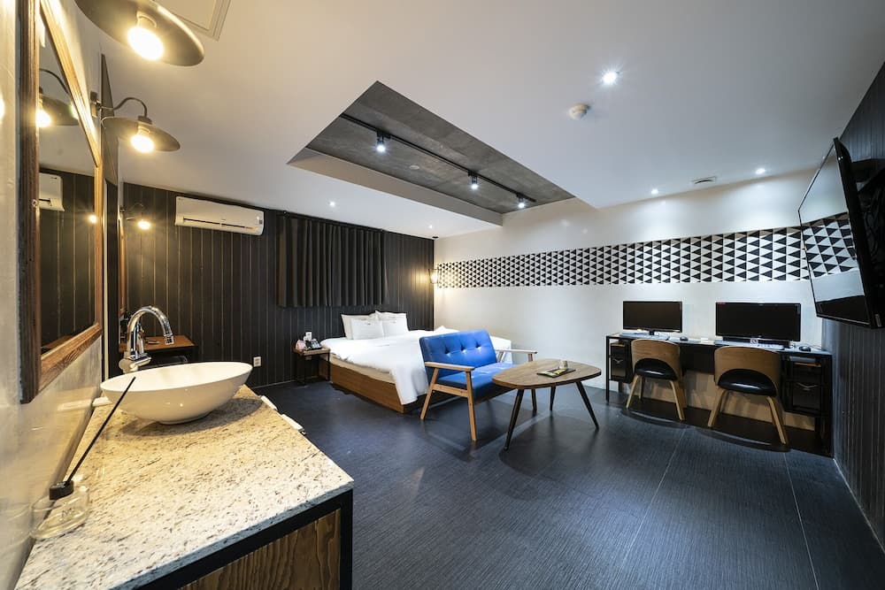 hotel room