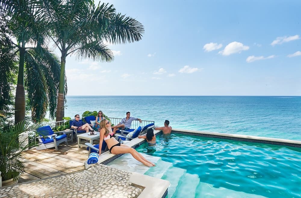 Bluefields Bay Villas photo 3