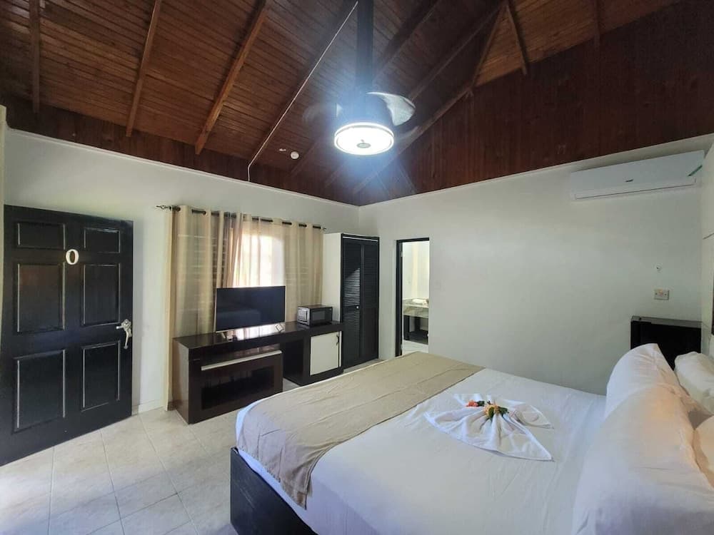 Rum Runners Resort photo 9