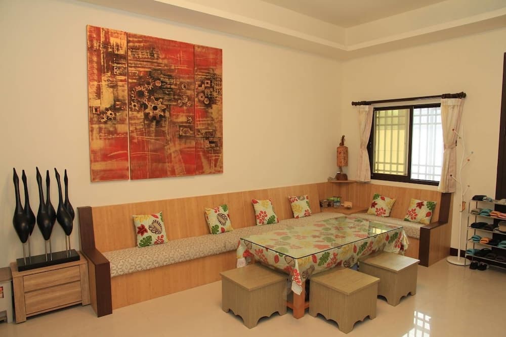 Ann Home photo 2