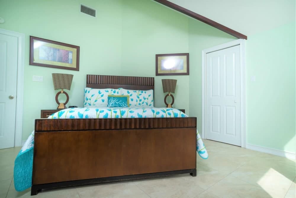 Luxury 3bd Ocean View 1 Cream Stunning Views photo 2