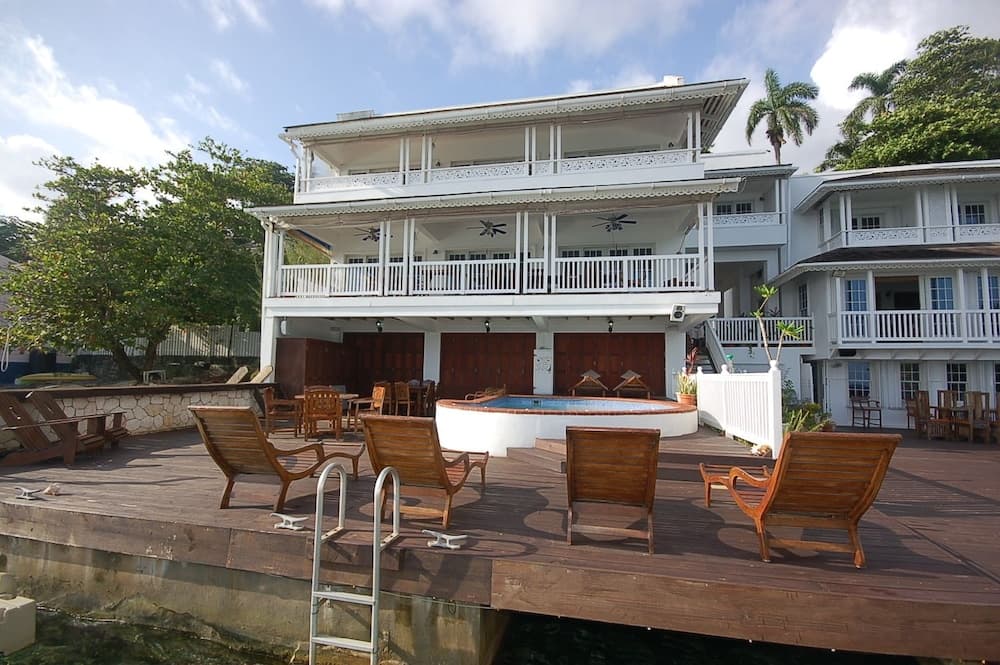 San Bar 6BR by Jamaican Treasures