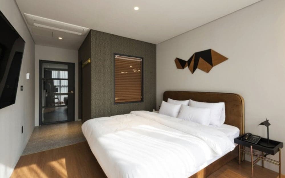 Hound Hotel Changwon - Jinhae Yongwon photo 8