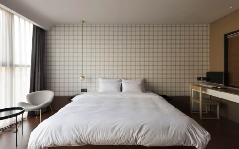 Hound Hotel Changwon - Jinhae Yongwon photo 4