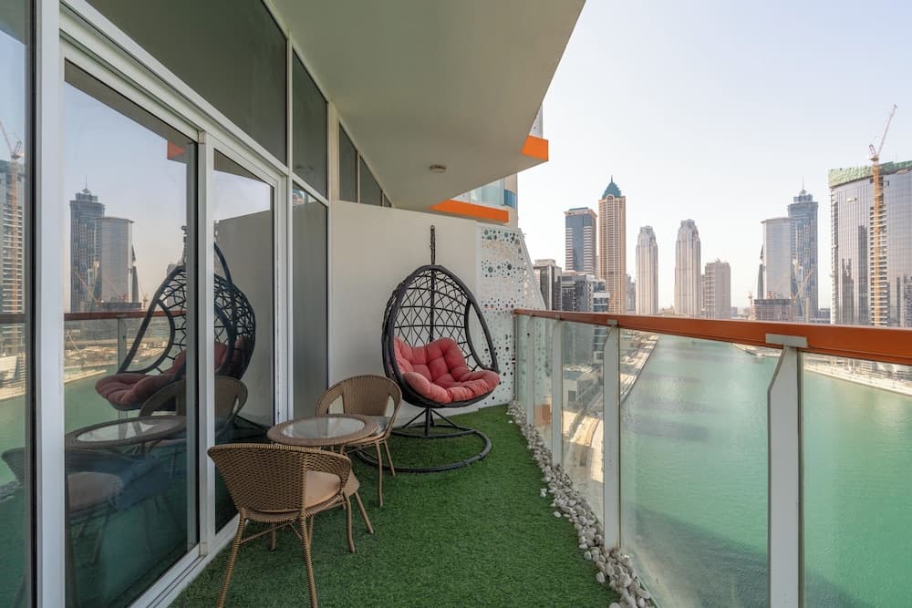 Studio with Canal Views by Bespoke photo 5