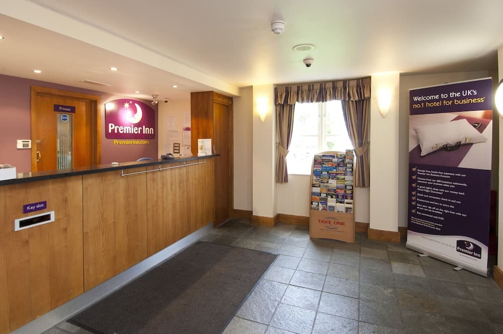 Premier Inn Manchester - Handforth photo 3