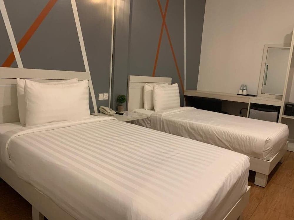 DE Hotel Phnom Penh photo 3