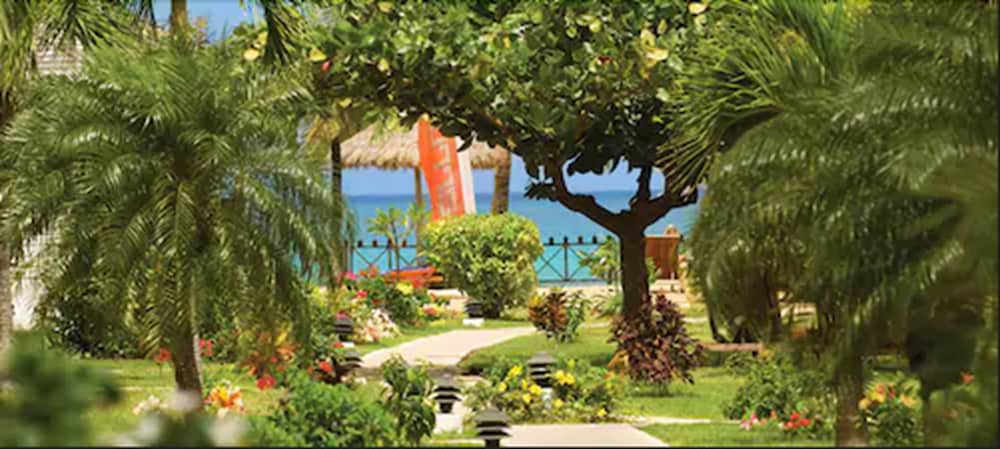 Coyaba Beach Resort photo 4