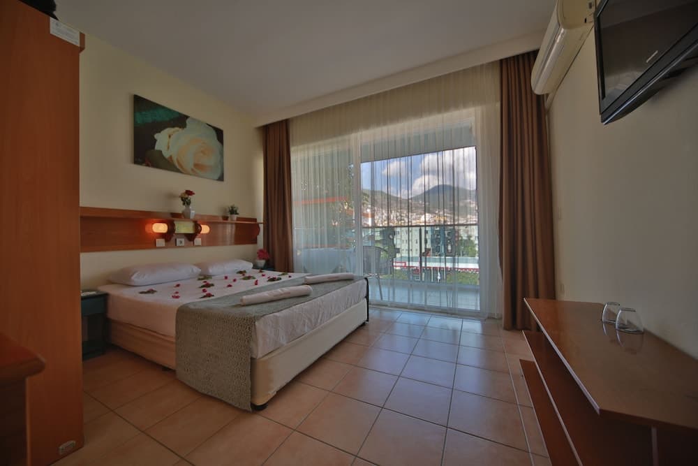 Gallion Hotel photo 2