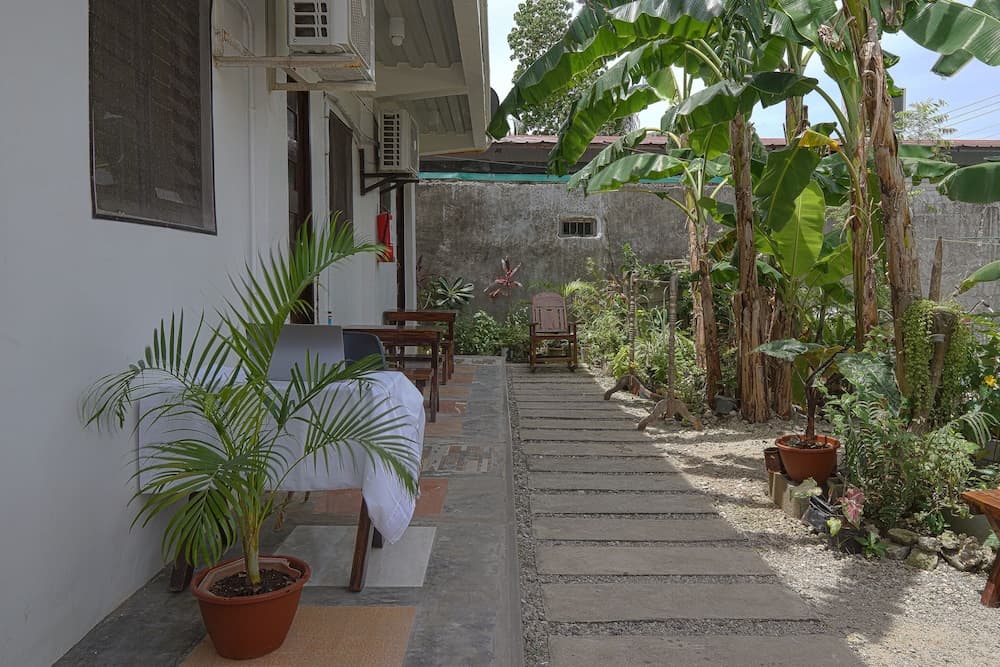 Myrna's Pension House