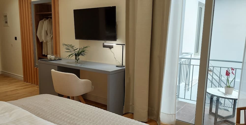 Elite Patras Suites photo 3