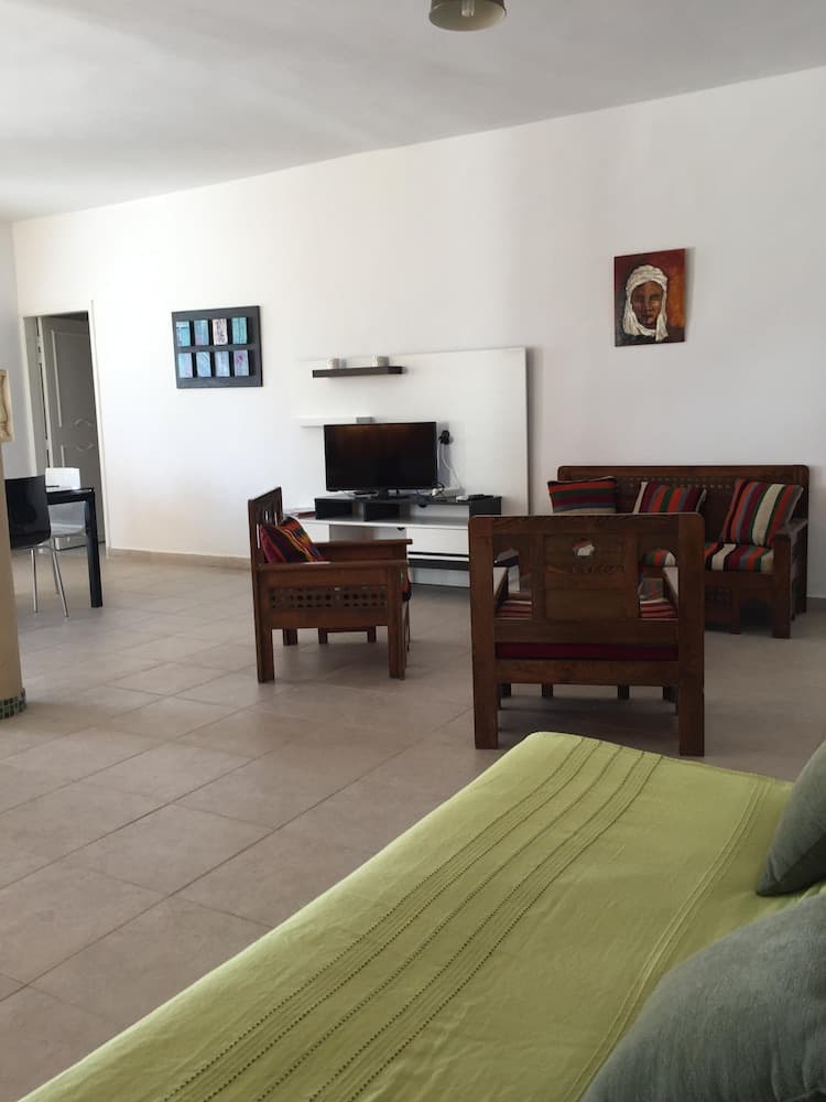 Independent Villa With Private Pool, Covered Parking photo 7