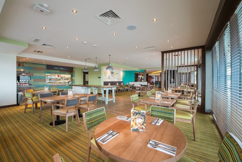 Premier Inn Exmouth Seafront photo 8