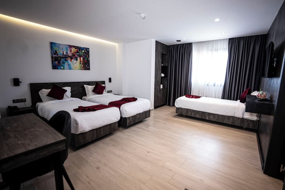 Coast Hotel photo 3