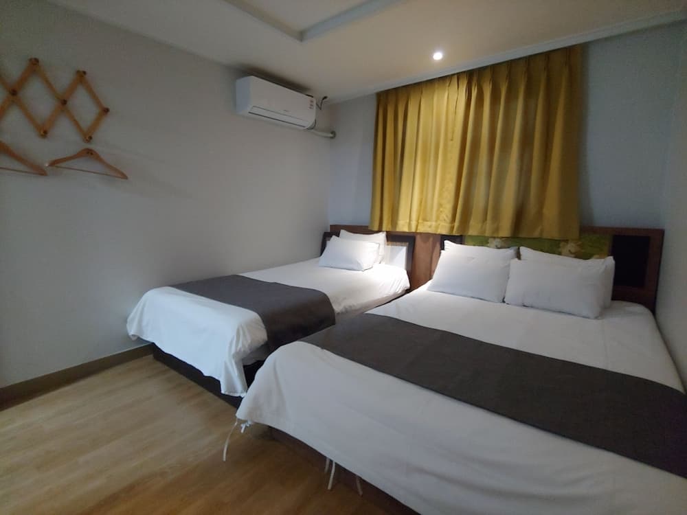 Gallery Hotel BnB photo 6