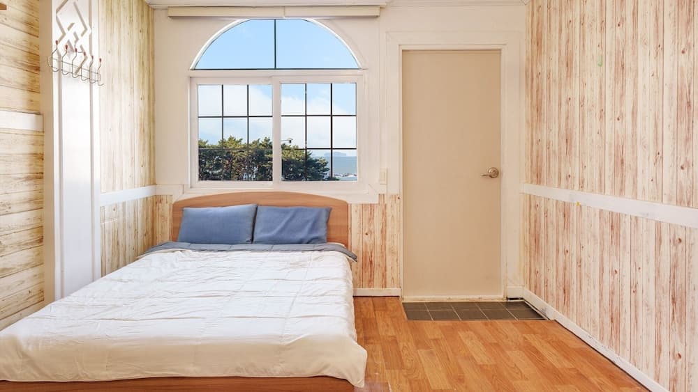 Taean Vintage House Pet-friendly Pension