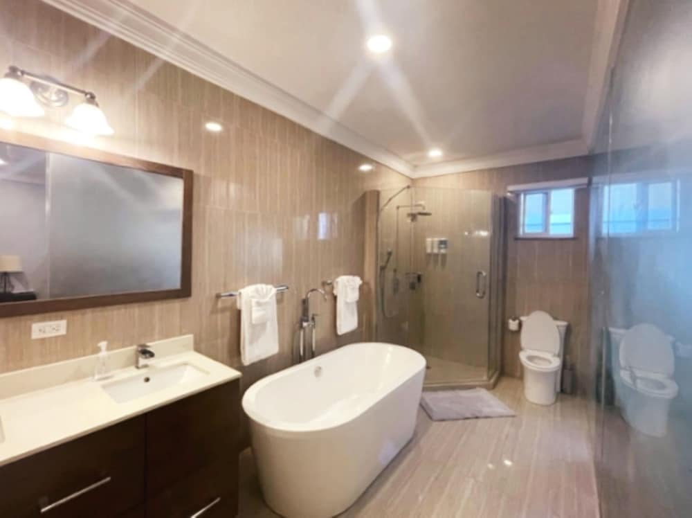 Luxury 4-Bedroom villa photo 6