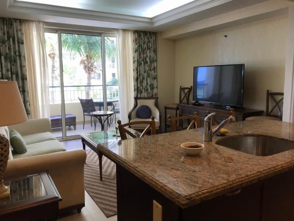 Luxury 1-bed Apartment in Montego Bay photo 6