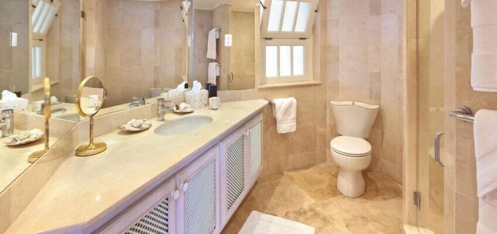 Reeds Penthouse 12 photo 8