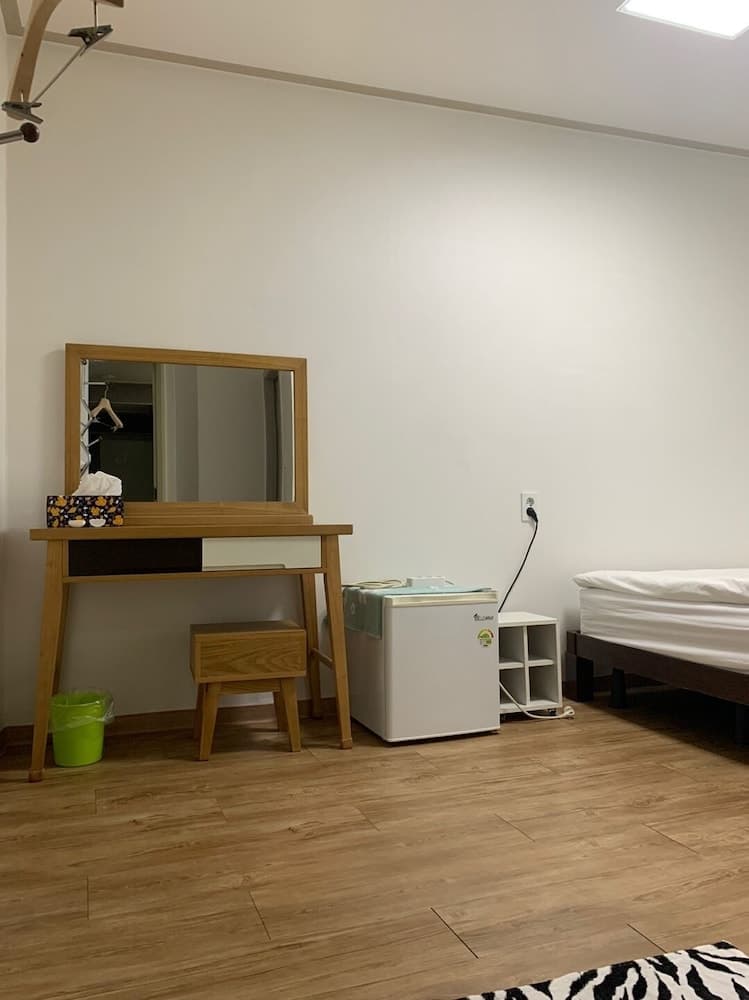 Hamory Guesthouse photo 9