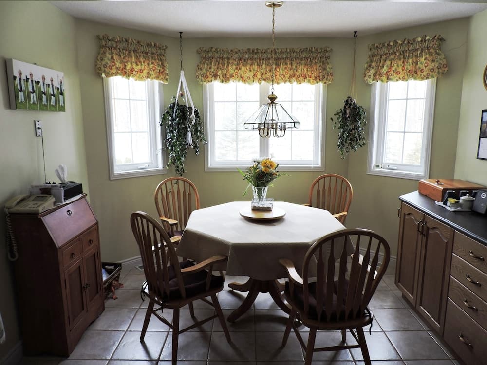 Tucked Inn the Harbour Bed & Breakfast photo 8