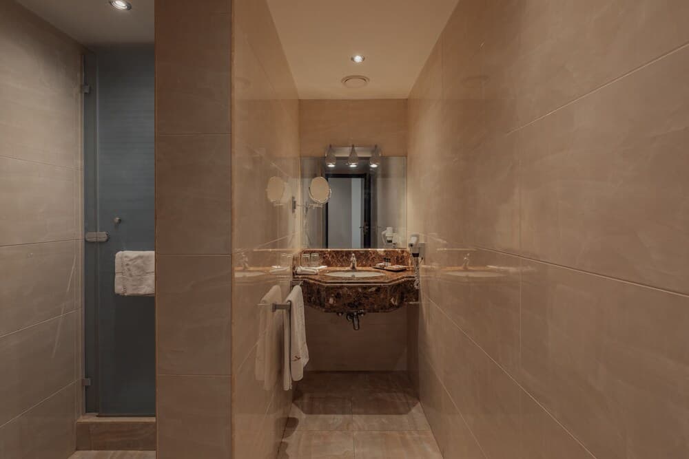 Riverside Hotel photo 9