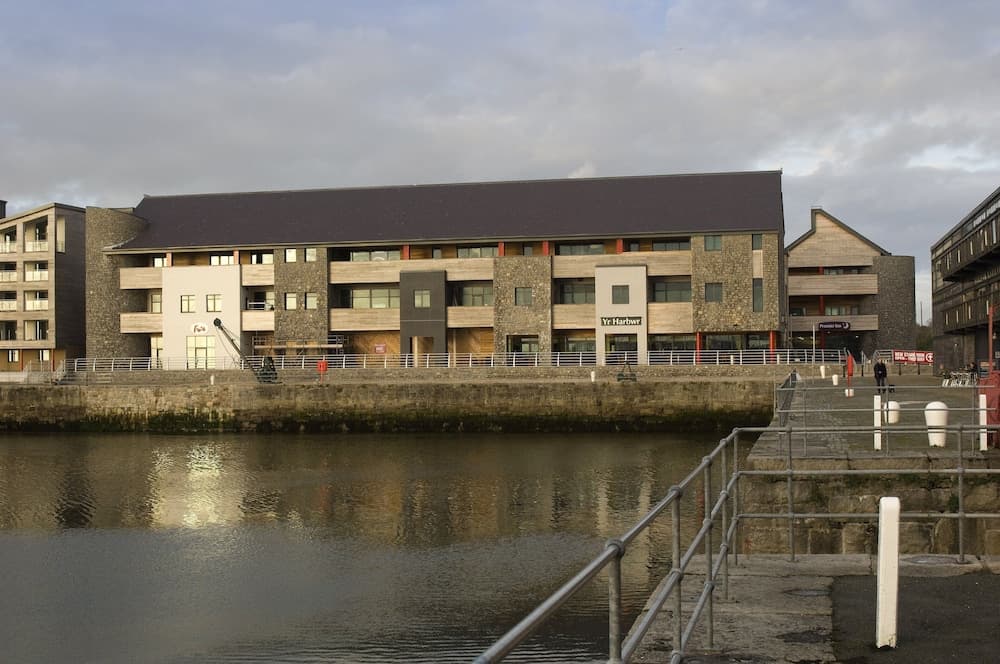 Premier Inn Caernarfon photo 4