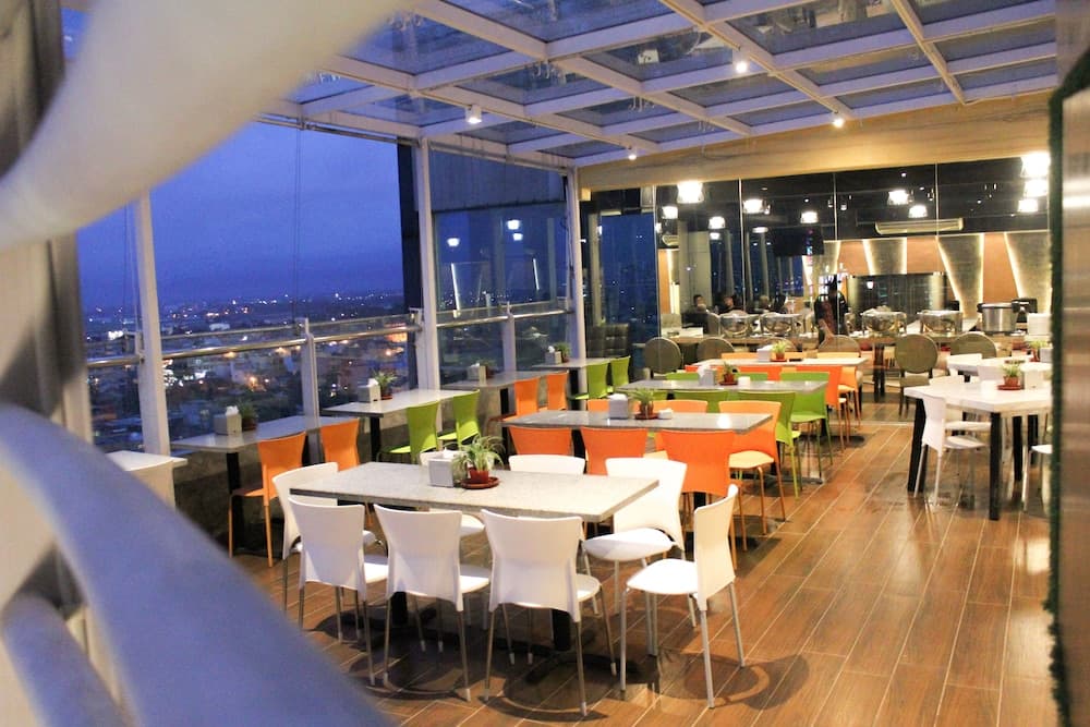 Hermes Palace Hotel Medan photo 9