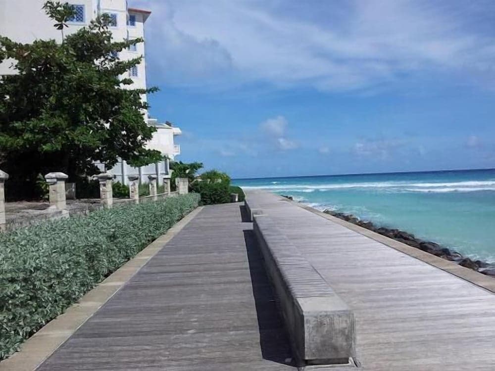 South Ocean Villa 402 photo 8
