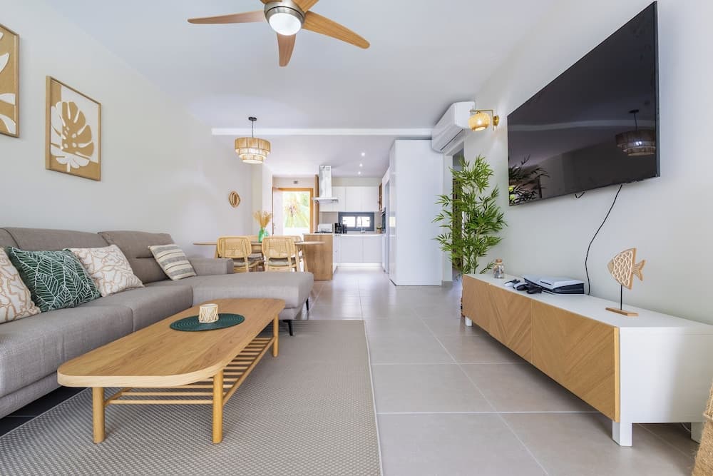 2BR Gardenia Retreat - Picuzzi & Pool photo 8