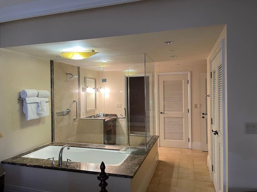 Luxury 1-bed Apartment in Montego Bay photo 4