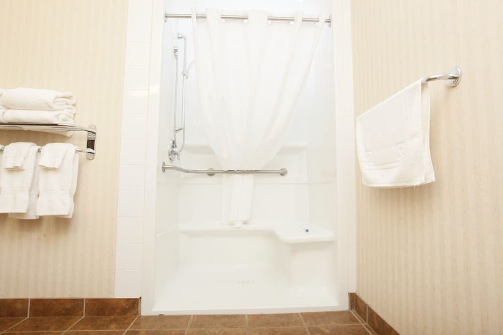 Pomeroy Inn & Suites at Olds photo 2