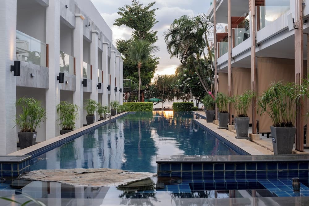 La Flora Resort Patong photo 5