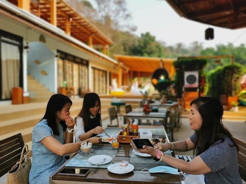 Green Bay Samed Resort photo 9