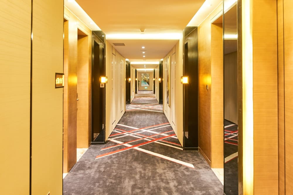 Huayu Landmark Hotel photo 2