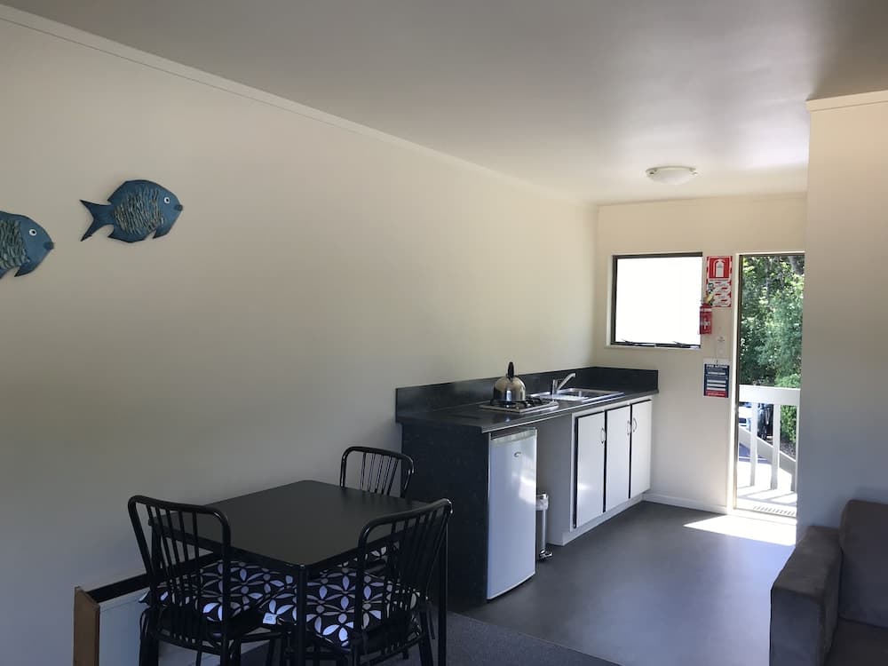 Tipi and Bob's Waterfront Lodge photo 7