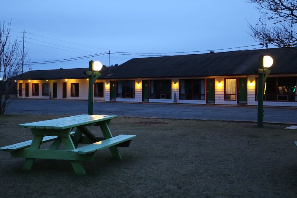 Arrowhead Inn by Baaman's photo 4