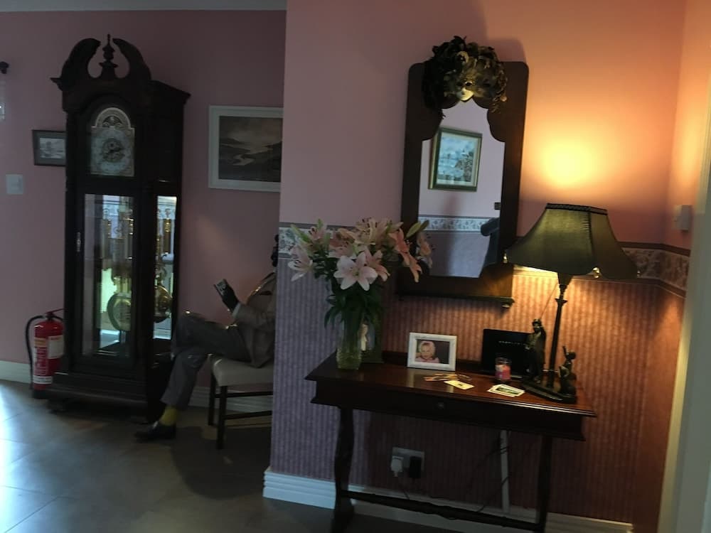 Grove House photo 3