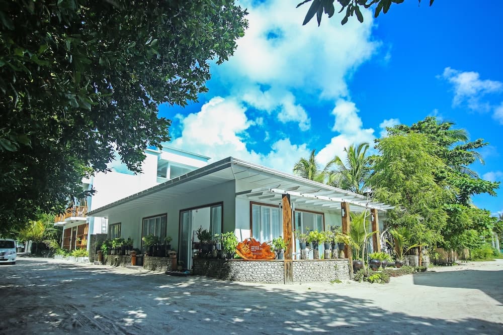 Dhigurah Retreat Beach photo 4