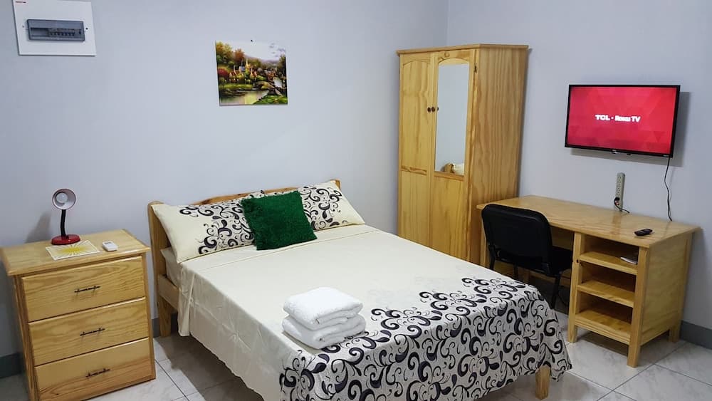 Sunburst Apartments photo 3