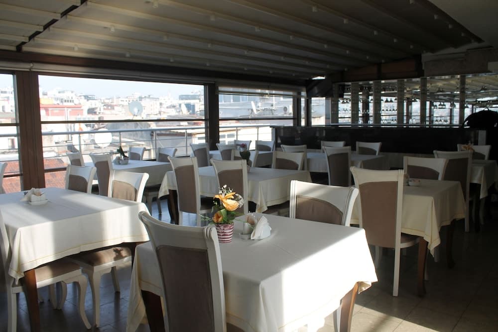 River Hotel photo 2